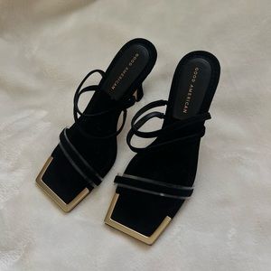 Good American Heels Square Toe Gold Black